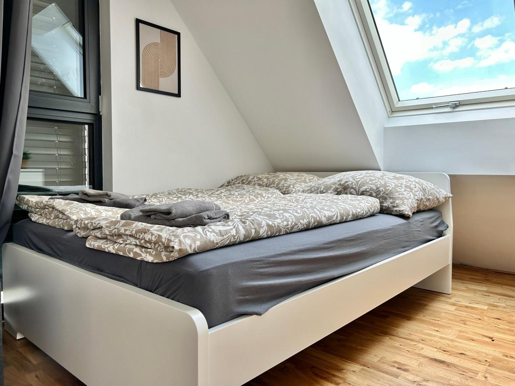 Modern With Balcony & Free Parking - Nearby Metro Appartamento Vienna
