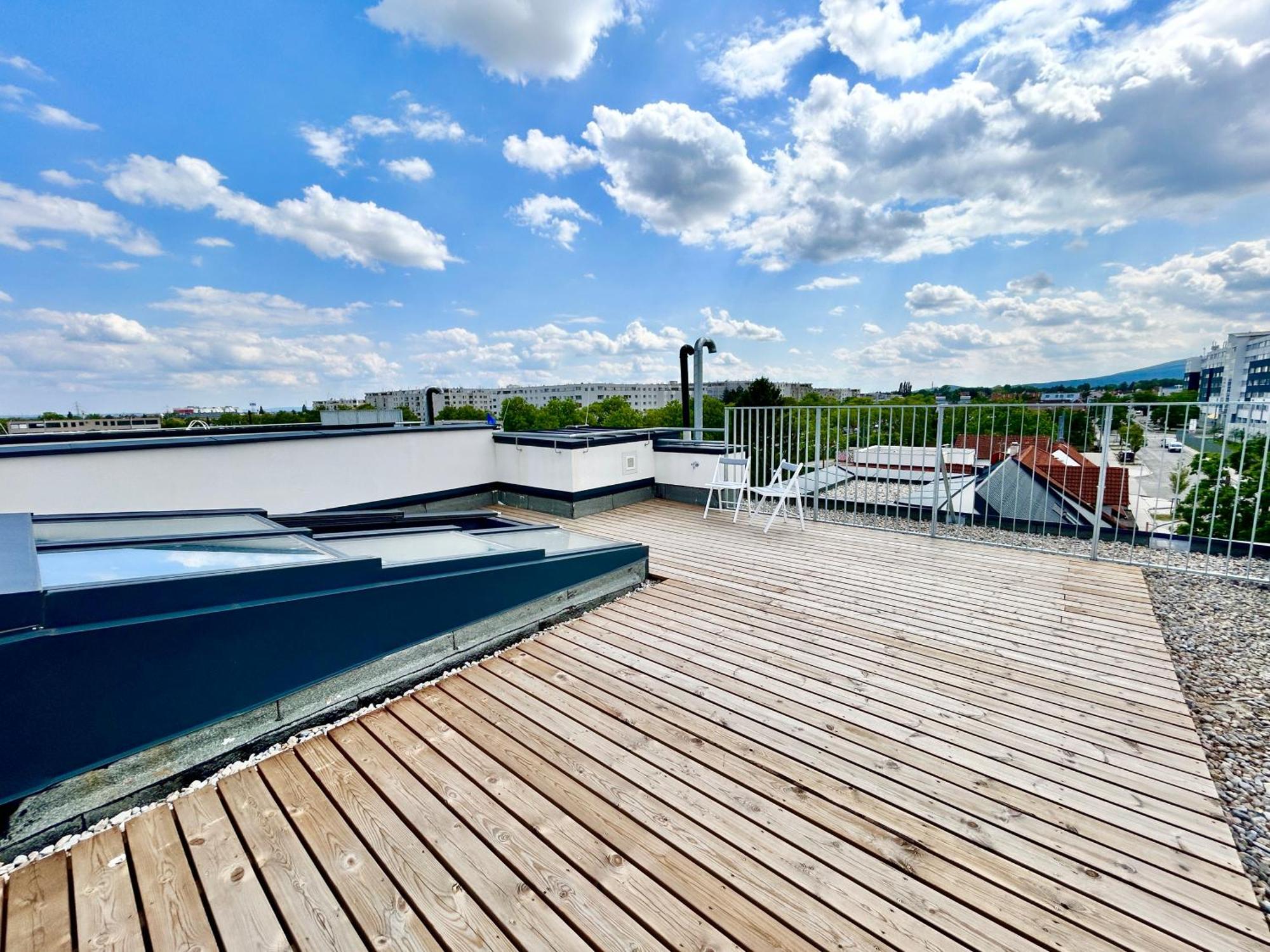 Modern With Balcony & Free Parking - Nearby Metro Appartamento *