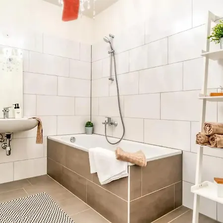 Modern Apartment With Balcony & Free Parking - Nearby Metro Vienna Esterno foto